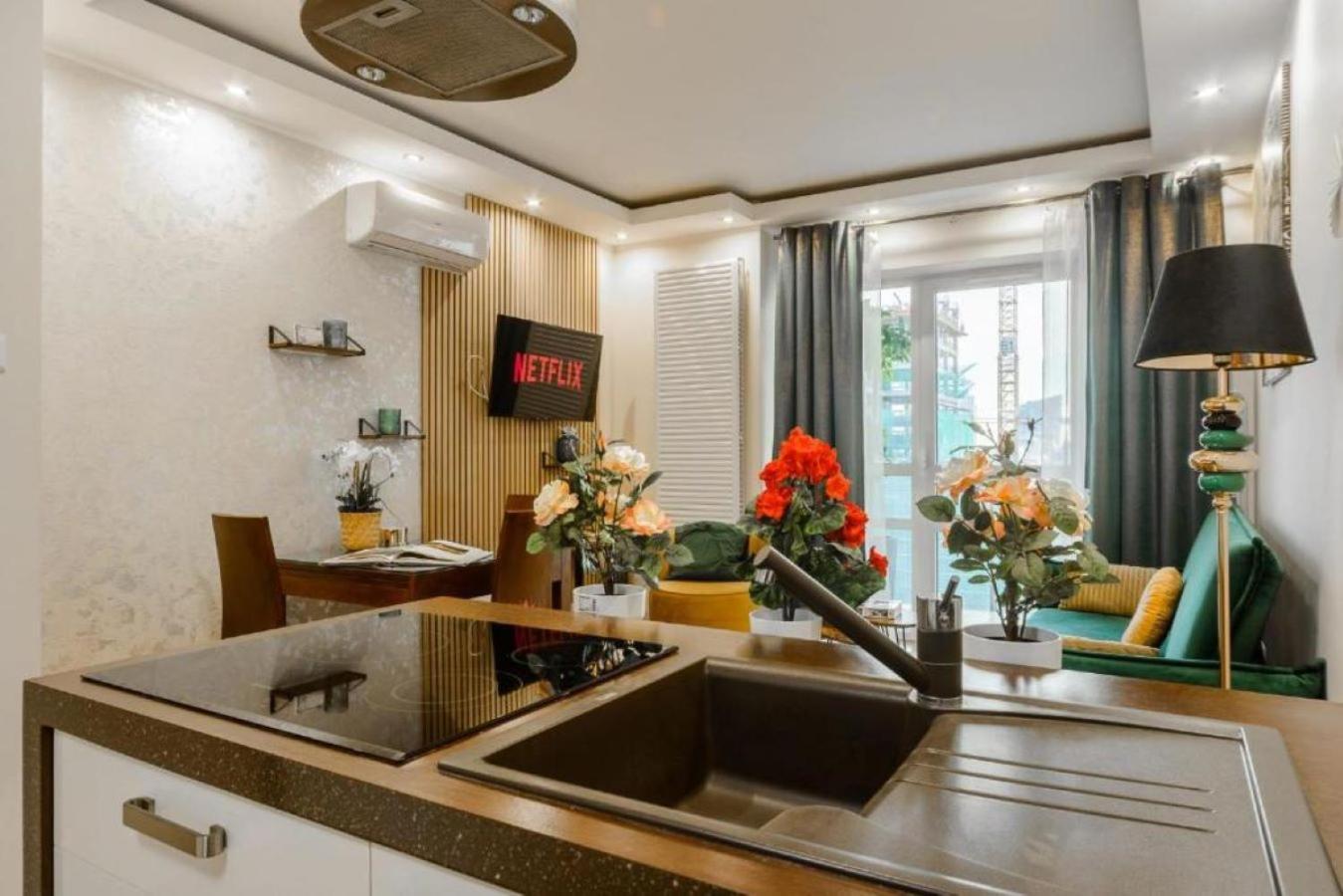 Luxury In Platinum Tower Apartament